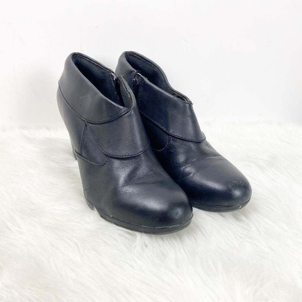 Clarks 7.5 M Womens Black Leather Zip-up Heeled Ankle Booties